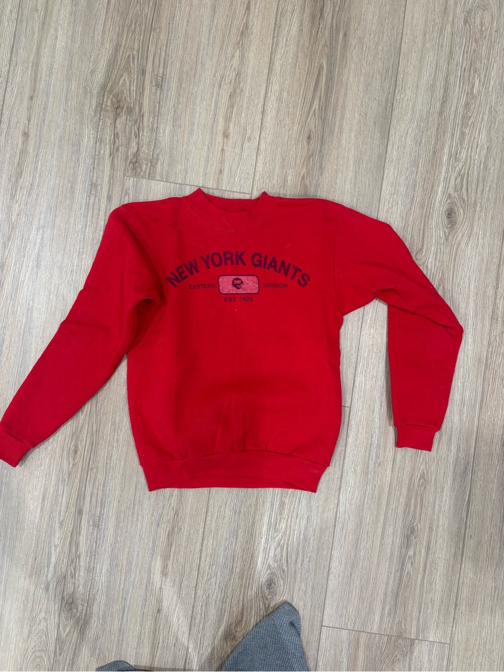 Logo Athletic Red New York Giants Crewneck Sweatshirt